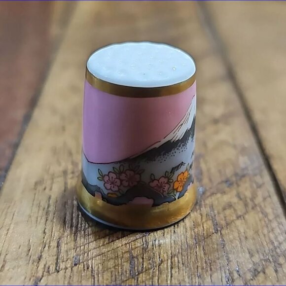 MOUNT FUJI Collectible Thimble by YAMASAN of JAPAN - Picture 5 of 5